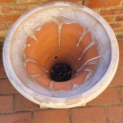 Lot 511: Heavy Clay w/ Glazed Finish Garden Pot 