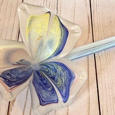 LOT 63  BLOWN GLASS FLOWER