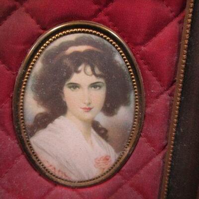 Lot 152 - Victorian Framed Cameo Pictures 5 1/2