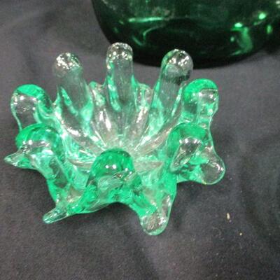 Lot 156 - Mixed Glass Includes Uranium Wine Coaster, Art Glass, and Other