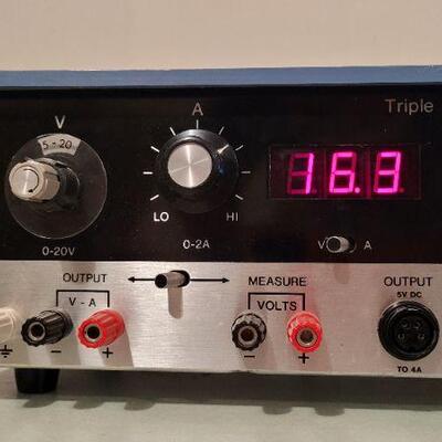Lot 517: Vintage VIZ Model WP708 Triple Supplyst A4 TESTED A+