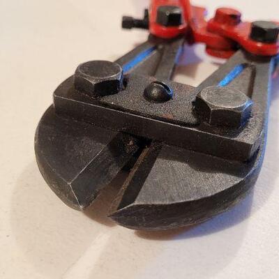Lot 520: Vintage Set of Bolt Cutters 