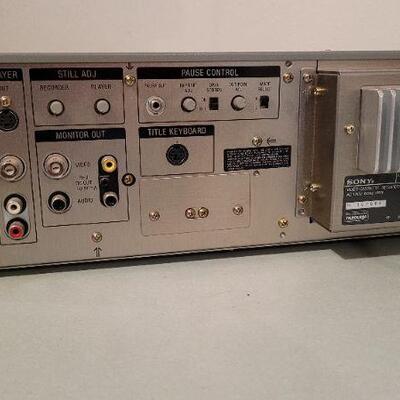 Lot 523: Vintage SONY Hi8 Video Player Recorder Model EVO-9700 