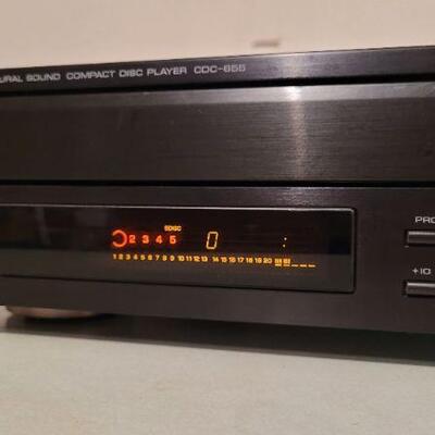 Lot 526: Vintage YAMAHA Natural Sound Compact Disc Changer Player Model CDC-655 TESTED A+