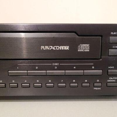 Lot 526: Vintage YAMAHA Natural Sound Compact Disc Changer Player Model CDC-655 TESTED A+