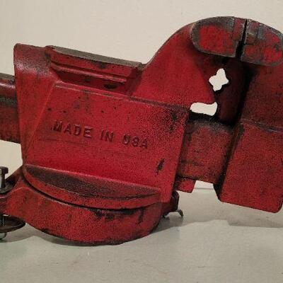 Lot 527: Vintage COLUMBIAN D45-114 Large Red Bench Shop Vise 