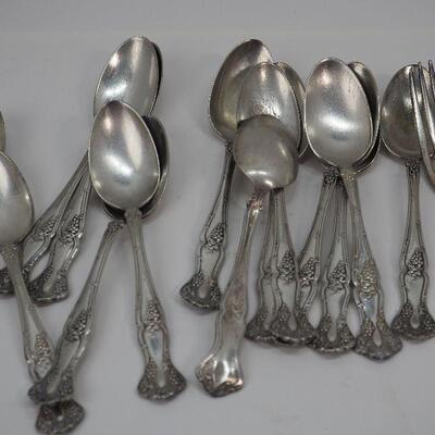 Lot 42 Silver plated flat wear