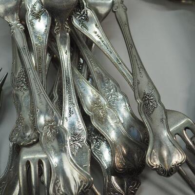 Lot 42 Silver plated flat wear