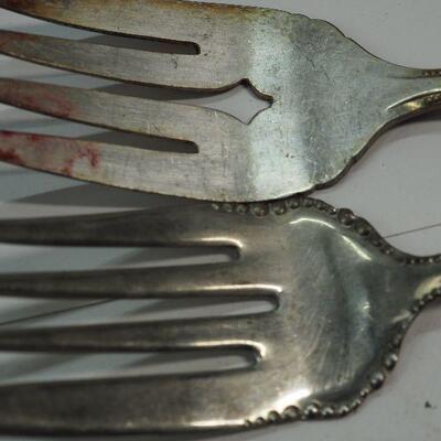 Lot 42 Silver plated flat wear