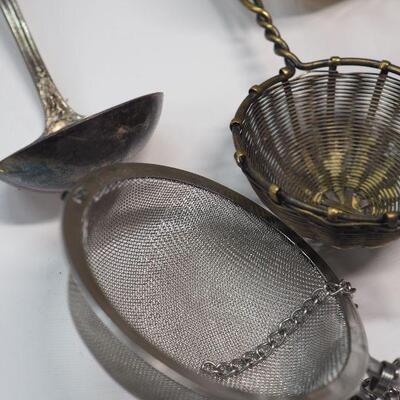 Lot 42 Silver plated flat wear