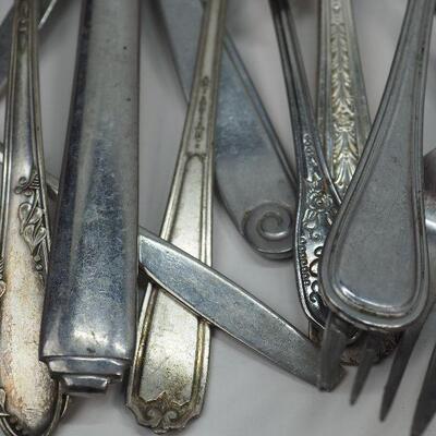 Lot 42 Silver plated flat wear
