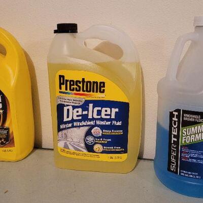 Lot 528: Assorted Garage Shop Vehicle Cold Weather Essentials 