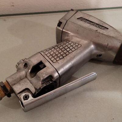 Lot 536: Vintage BLUE POINT AT300C Pistol Grip Air Impact Gun 
