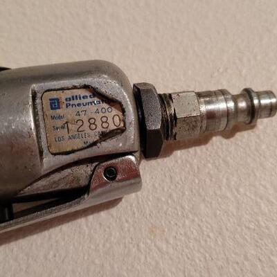 Lot 538: Vintage ALLIED PNEUMATIC Model 47-400 Air Rachel Wrench  