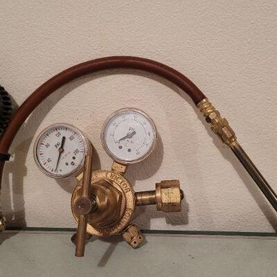 Lot 539: (2) Air Tool Accessories 