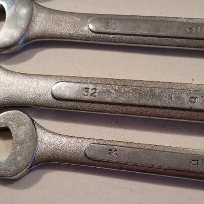 Lot 540: (4) Vintage Large ALLIED Socket Wrenches 