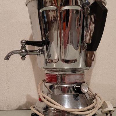Lot 551: Vintage Ornate Made in Iran Beverage Samovar (Tea, Coffee, Cider, etc.)