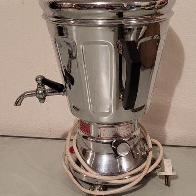 Lot 551: Vintage Ornate Made in Iran Beverage Samovar (Tea, Coffee, Cider, etc.)