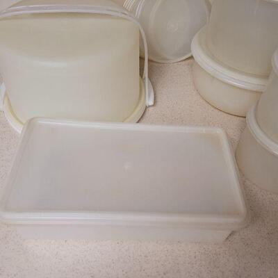 Lot 557: Vintage Tupperware with extra lids