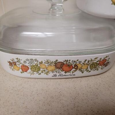 Lot 559: Vintage "Spice of Life" Corning Ware 
