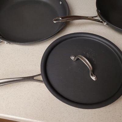 Lot 562: Calphalon Cook Ware 