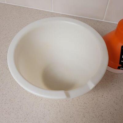 Lot 563: Plastic Funnel and Bowls