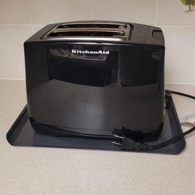 Lot 564: KitchenAid Toaster 