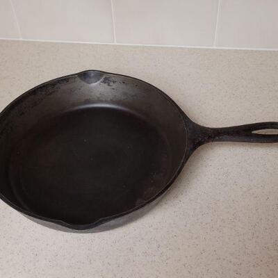 Lot 573: Cast Iron Skillet