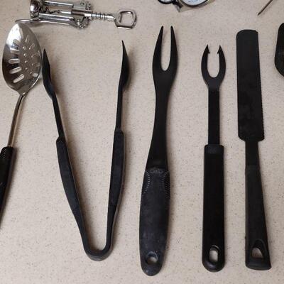 Lot 578:  Utensils lot
