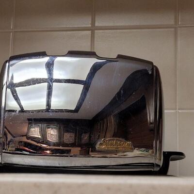 Lot 579: Vintage Sunbeam Toaster