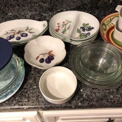 Lot 71. Assorted glass baking dishesâ€”Pyrex, Corning,  Royal Worcester, and Cordon Bleu--WAS $75â€“NOW $56.25
