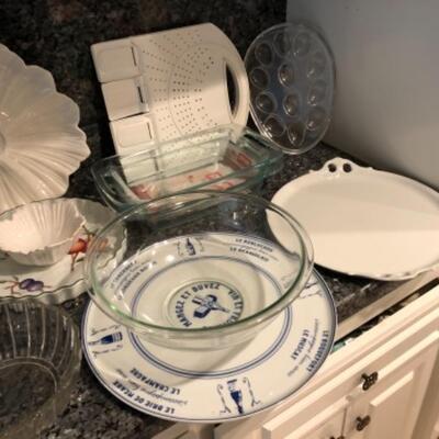 Lot 90. Assorted bowls and platters, egg dish, colander, Pyrex baking dishes--WAS $45â€“NOW $33.75