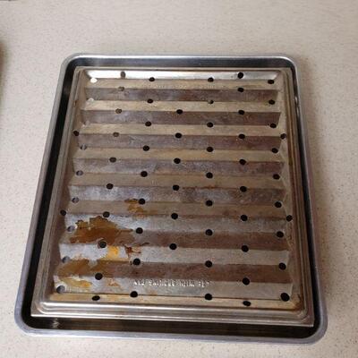 Lot 583: Broiler Pans and Racks