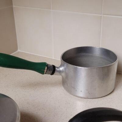 Lot 585: Cook Ware lot