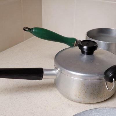 Lot 585: Cook Ware lot
