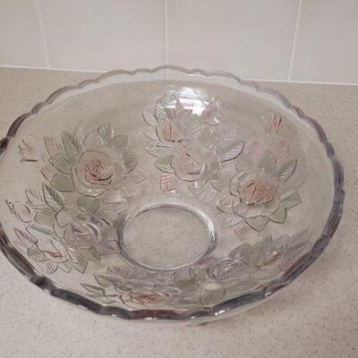 Lot 587: 12" Rose Serving Bowl 