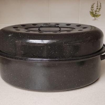 Lot 591: Enamel Roasting Pan