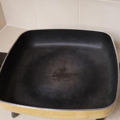 Lot 592: Electric Skillet