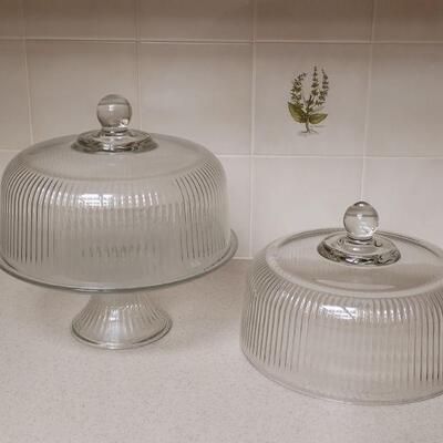 Lot 593: Cake Stand with 2 Dome lids