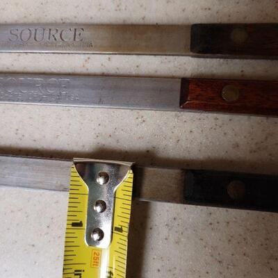Lot 601: Source International Half Inch wide Sword Skewers 