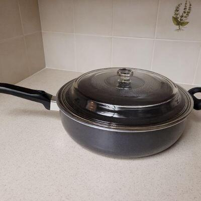 Lot 602: WearEver Skillet with Lid