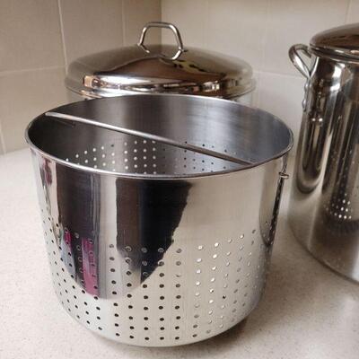 Lot 603: (2) Canning Pots and Basket