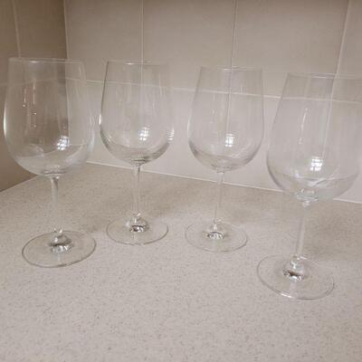 Lot 611: 8" tall Wine Glasses