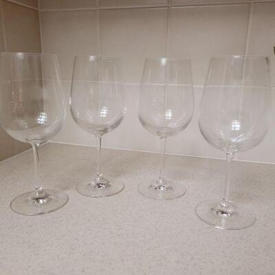 Lot 611: 8" tall Wine Glasses