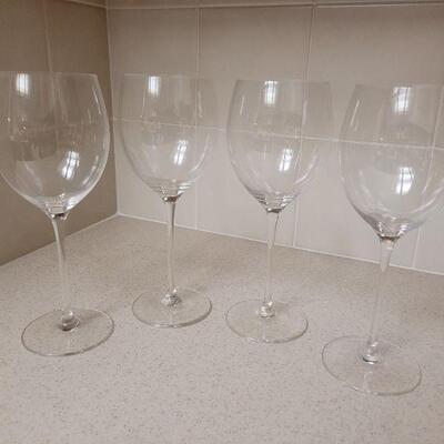 Lot 612: 9" Wine Glasses 