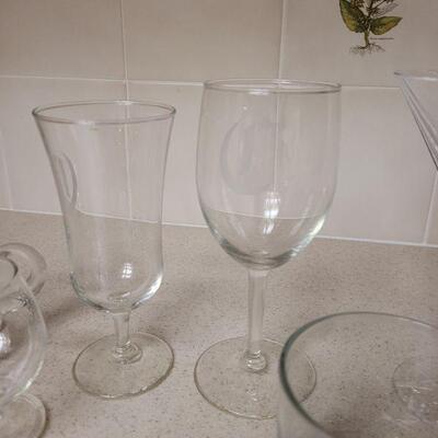 Lot 618: Mixed Glass Ware Lot