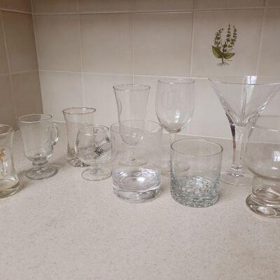 Lot 618: Mixed Glass Ware Lot