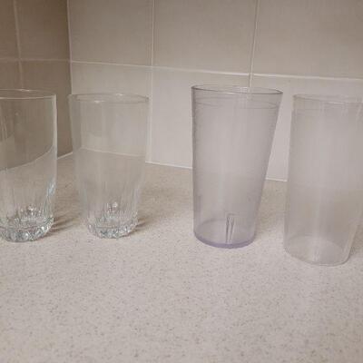 Lot 620: (2) Set of 2 Tumbler Cups/Glasses (2 Plastic & 2 Glass)