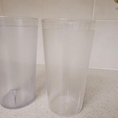 Lot 620: (2) Set of 2 Tumbler Cups/Glasses (2 Plastic & 2 Glass)