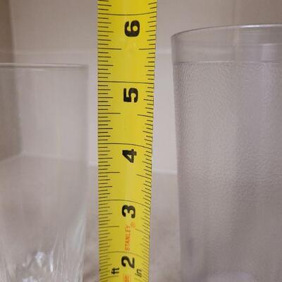 Lot 620: (2) Set of 2 Tumbler Cups/Glasses (2 Plastic & 2 Glass)
